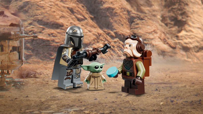 Minifiguras del LEGO Star Wars 75453: el Mandaloriano con la armadura embarrada, Grogu y Kuiil