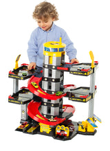 Niño jugando con el parking Moltó de 5 plantas 15417
