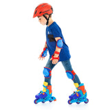 Niño patinando con las protecciones Moltó 23208 en brazos y piernas (casco y patines no incluidos)