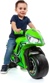 Niño sentado en la moto correpasillos Moltó 24227