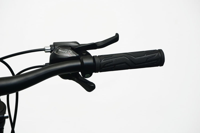 Bicicleta UMIT XT24 24" verde con manillar ergonómico, puños antideslizantes, estructura de acero de alta calidad y diseño robusto para máxima durabilidad y confort en cada trayecto

