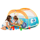 Dos niños jugando con las bolas junto a la tienda coche Moltó 24725
