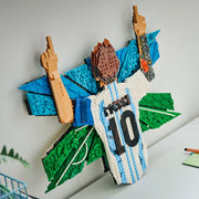 Mosaico LEGO Editions 43018 Messi colgado en pared blanca vista oblicua - decoración interior fans Argentina y fútbol