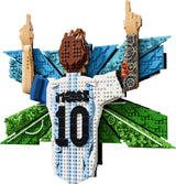 Set LEGO Editions 43018 Lionel Messi Celebración - mosaico mural montado: Messi de espaldas con camiseta argentina #10 y brazos abiertos celebrando, alas de paneles verdes y azules del campo - 1427 piezas