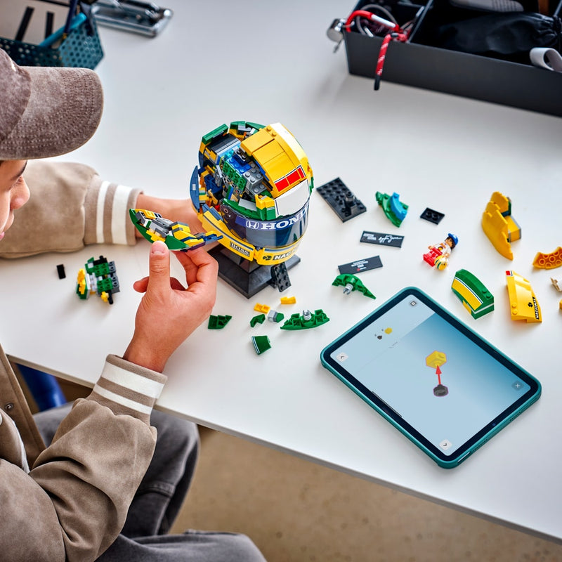 Montaje del casco de Ayrton Senna LEGO 43024