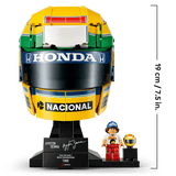 Minifigura de Ayrton Senna y placa con autógrafo del LEGO 43024