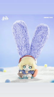 Cup Rabbits Inner Desire figura rubia vestido azul con osito, art toy Awake Toys