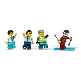 Las 4 minifiguras del LEGO City 60465: piloto, doctora, paramédico y esquiador