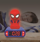Despertador Spider-Man Lexibook RL800SP: niño durmiendo con la luz de noche de Spider-Man encendida