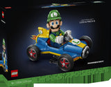 Caja frontal LEGO Super Mario Kart 72050 LUIGI & MACH 8 fondo oscuro: Luigi al volante del kart Mach 8 azul-amarillo, 18+, 2234 piezas, sello MARIOKART
