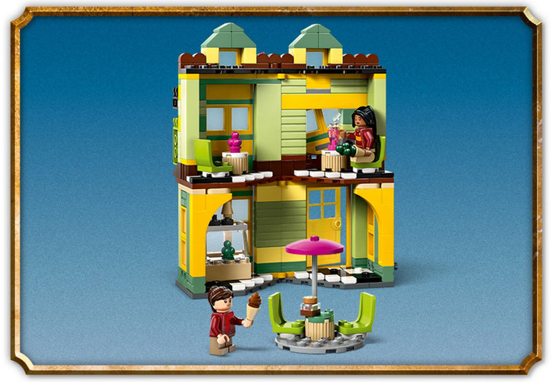 Heladería Florean Fortescue del LEGO 76452 con terraza exterior y zona de asientos en el piso superior