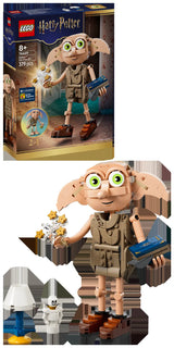Display LEGO Harry Potter 76469: caja del set Dobby el Elfo Libre junto a la figura montada con sus accesorios (libro, estrellas mágicas, lámpara, esqueleto) - lo que recibes en tu pedido
