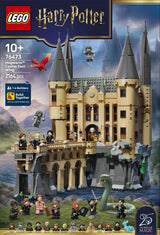 Caja LEGO Harry Potter 76473 Hogwarts Castle East Wing - render del castillo con basilisco, Fawkes y muestra de las minifiguras incluidas