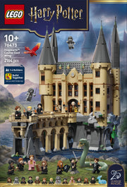 Caja LEGO Harry Potter 76473 Hogwarts Castle East Wing - render del castillo con basilisco, Fawkes y muestra de las minifiguras incluidas