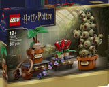 Caja frontal LEGO Harry Potter 76474 Hogwarts Herbology Plants fondo invernadero: 3 macetas con Mandrágora, Mimbulus Mimbletonia y Geranios Colmilludos, 817 piezas, edad 12+