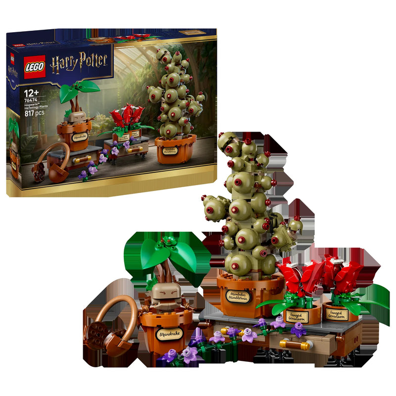 Display LEGO Harry Potter 76474: caja del set Plantas de Herbología junto a las 3 plantas mágicas montadas (Mandrágora, Mimbulus Mimbletonia, Geranios Colmilludos) - lo que recibes