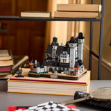Academia Nunca Más LEGO 76788 expuesta en una estantería