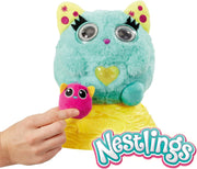 Nestlings Celeste de Goliath, mamá y bebés interactivos que fomentan el juego afectivo y cuidados.