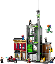 8 minifiguras LEGO Marvel 76324: Spider-Man, Spider-Woman, Miles Morales con moto, Eddie Brock, Spider Fantasma, Norman Osborn, Kraven y Duende Verde con deslizador
