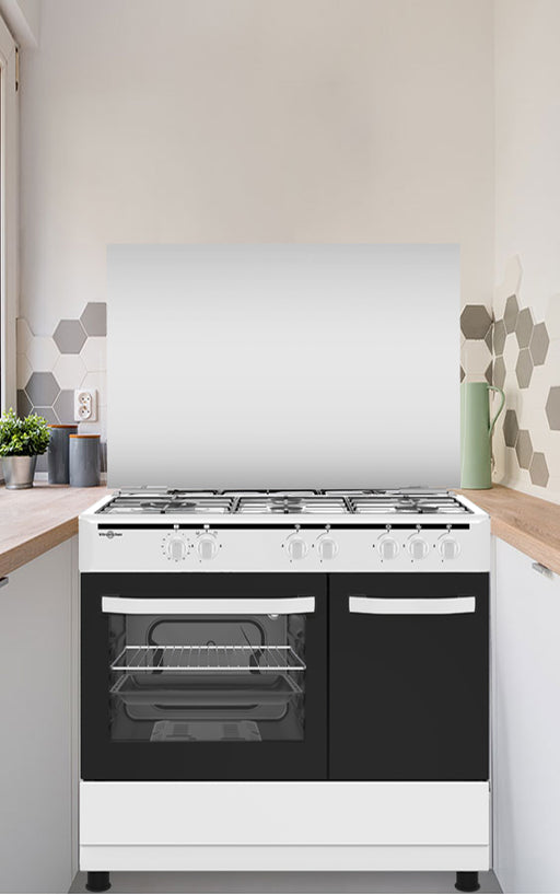 Cocina Vitrokitchen CB961PBB porta-bombonas instalada en una cocina con encimera de madera
