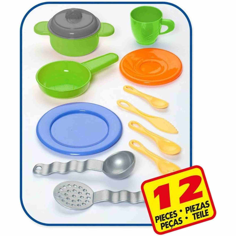 Accesorios incluidos colocados sobre la encimera.
