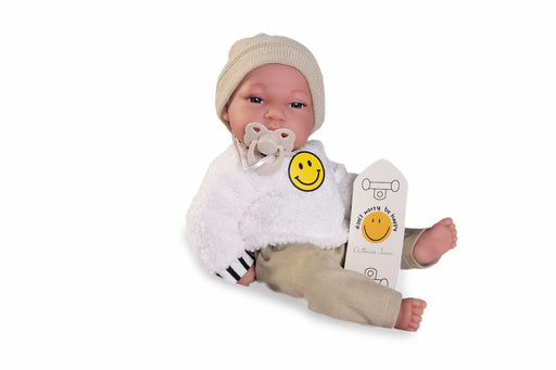 Baby Tonet jugando con patinete
