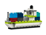 Barco LEGO Classic 11036 con colores azul, verde y blanco construido con ladrillos creativos
