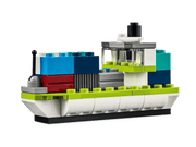 Barco LEGO Classic 11036 con colores azul, verde y blanco construido con ladrillos creativos
