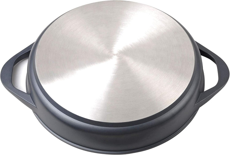 Base de cazuela Wecook EcoStone 32cm mostrando fondo difusor de 5mm para inducción con acabado en acero inoxidable y construcción de aluminio fundido antiadherente
