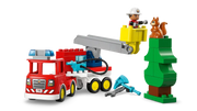 Camión rescate LEGO DUPLO 10473 con grúa, árbol verde, ardilla y bombero con manguera
