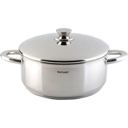 Cazuela con tapa de acero inoxidable WECOOK! PRO de 28cm, superficie brillante y pulida, con asas ergonómicas y tapa hermética, sobre fondo blanco
