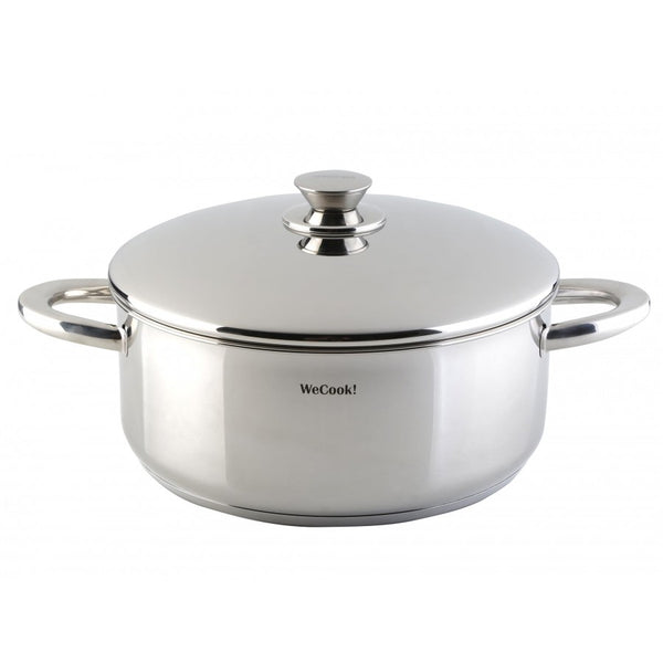 Cazuela con tapa de acero inoxidable WECOOK! PRO de 30cm, superficie brillante y pulida, con asas ergonómicas reforzadas y tapa hermética, sobre fondo blanco
