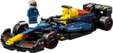 Coche LEGO Red Bull Racing RB20 F1 con minifigura de piloto y casco, modelo montado con detalles de Oracle, Pirelli y Red Bull