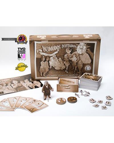 Componentes del juego Incómodos Invitados mostrando cartas de personajes, cartas de pista, tablero de mansión y fichas de investigación para resolver el crimen
