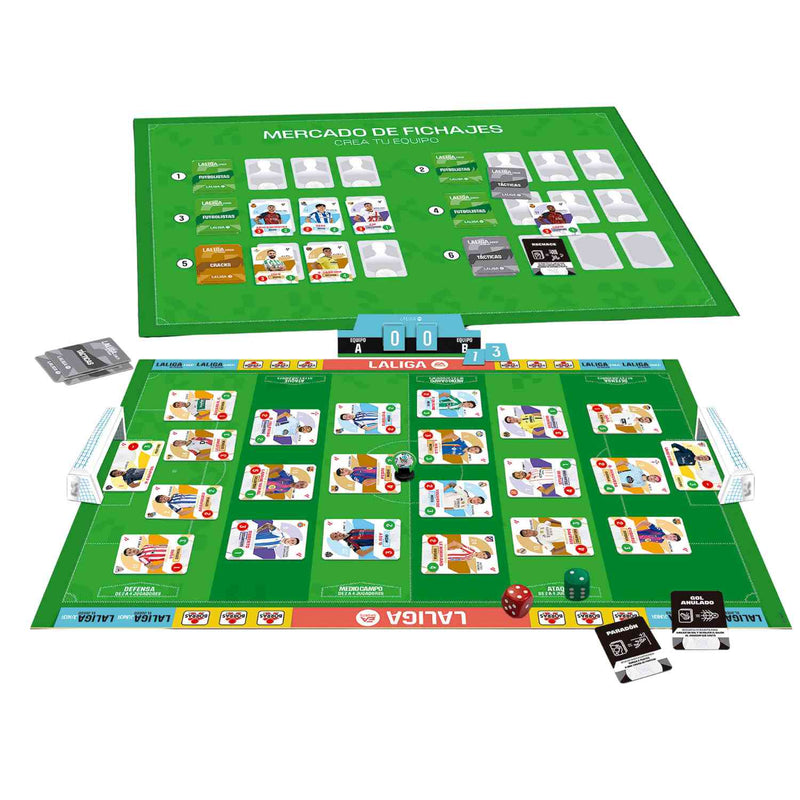 Componentes del juego LALIGA JUNIOR 25-26 incluyendo tablero, fichas de equipos, cartas y dados con certificación FSC® de materiales sostenibles
