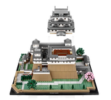 Detalle LEGO Castillo de Himeji 21060 mostrando torrecillas blancas y estructura defensiva feudal
