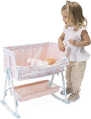 Detalle del lateral abatible con cremallera de la cuna Next2Me de Chicco que permite colocarla junto a la cama para juego de colecho realista
