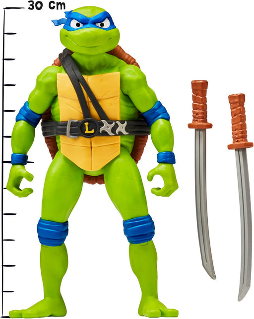 Figura gigante Leonardo Tortugas Ninja de 30 centímetros mostrando articulación completa, detalles premium y presencia imponente del líder ninja
