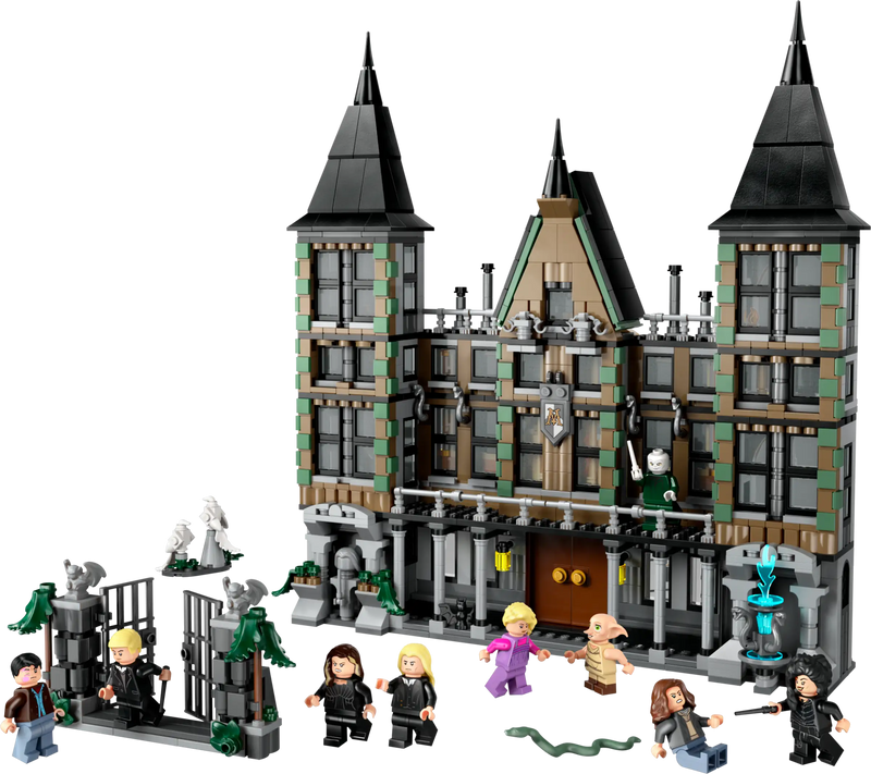 Interior detallado de LEGO Mansión Malfoy 76453 mostrando salón principal, biblioteca y dormitorios aristocráticos
