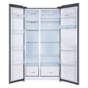 Interior espacioso del frigorífico americano Infiniton SBS-503A77XED mostrando 4 bandejas de cristal de seguridad, cajón Crisper Box, balcones en puertas e iluminación LED con perfiles cromados
