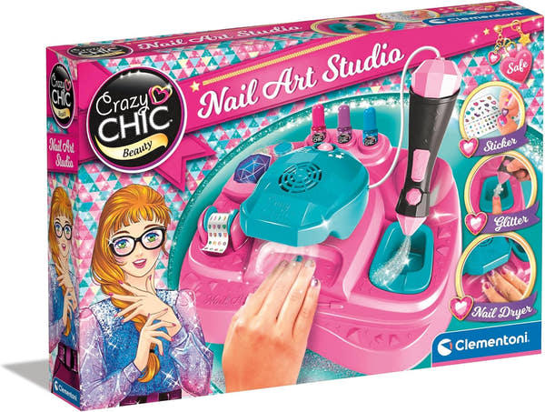 Kit Diseña tus Uñas de Luxe de Clementoni con esmaltes de colores, pegatinas decorativas, gemas brillantes y herramientas de manicura para crear diseños profesionales en casa
