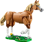 LEGO 31166 Caballo Noble Creator 3en1 de 685 piezas con figura articulada que mueve cabeza, cuello, patas y cola sobre base con efecto hierba
