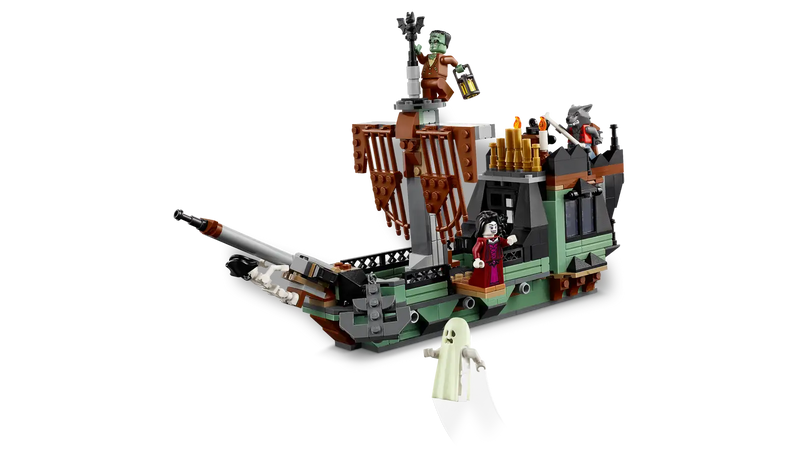 LEGO Creator 31167 transformado en barco encantado navegando - modelo alternativo del set 3en1 Mansión Encantada para niños 9+ años
