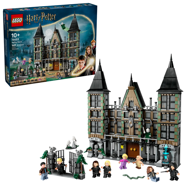 LEGO Harry Potter Mansión Malfoy 76453 completa con 1601 piezas y 6 minifiguras sobre fondo blanco
