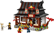 LEGO Ninjago Herrería Cuatro Armas 71858 modelo completo con tejado tradicional japonés y accesorios
