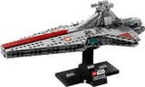 LEGO Star Wars Crucero Venator 75441 modelo completo sobre base negra con placa identificativa
