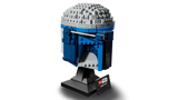 Detalle frontal del casco de Jango Fett construido con LEGO