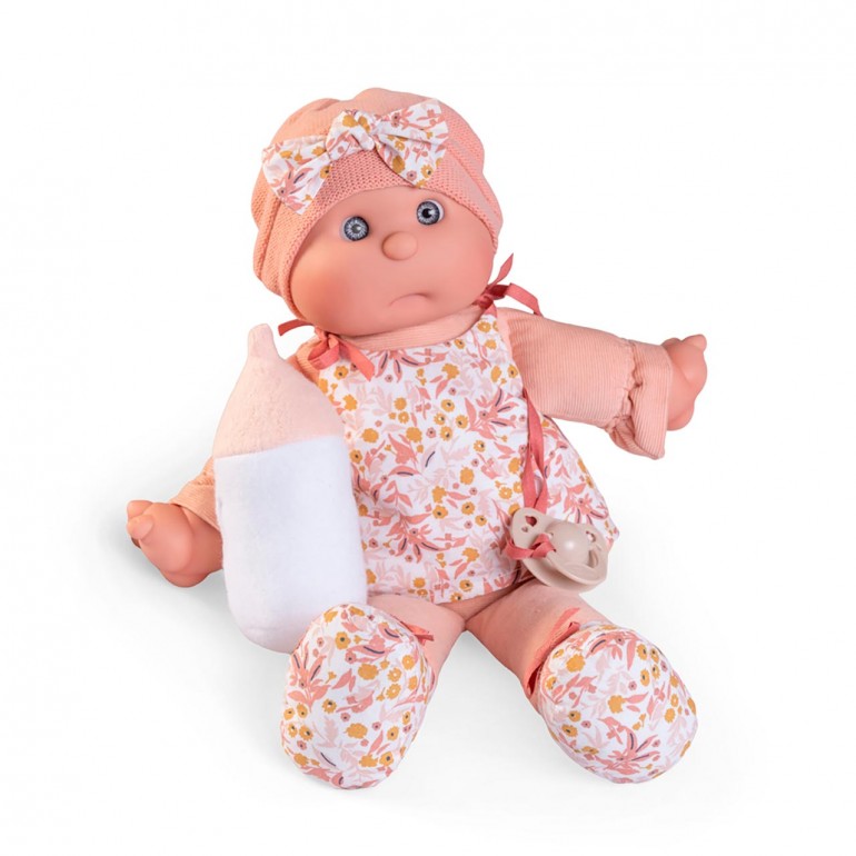 Mi Primer Antonio Juan con biberón en brazos
