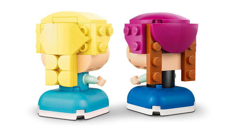 Mini Anna y Elsa LEGO estilo chibi con brazos móviles y bases azules