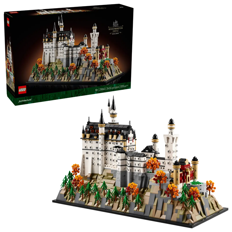 Modelo detallado del Castillo de Neuschwanstein LEGO Architecture 21063 mostrando patios, escaleras y paisaje con árboles estacionales intercambiables
